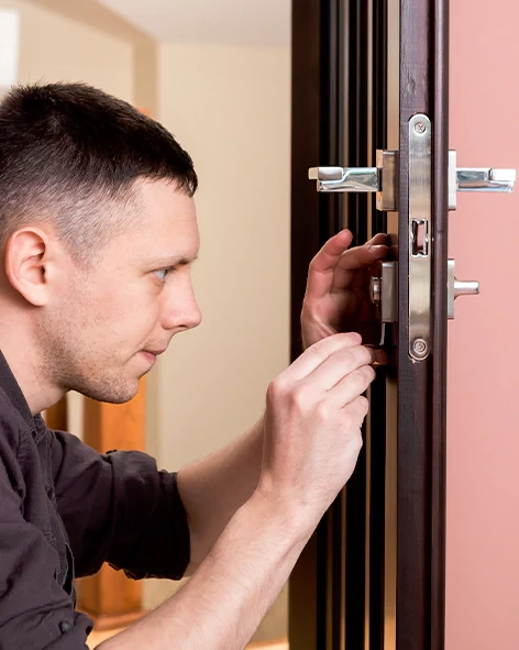 : Professional Locksmith For Commercial And Residential Locksmith Services in Kendale Lakes, FL