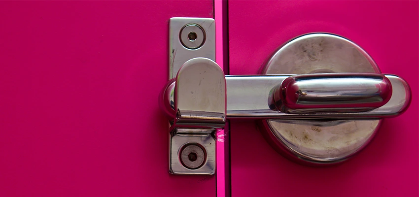 Childproof Gate Lock in Kendale Lakes, Florida