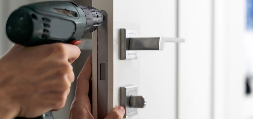 Locksmith For Lock Replacement Near Me in Kendale Lakes, FL