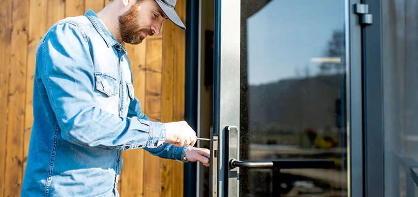 Frameless Glass Storefront Door Locks Replacement in Kendale Lakes, FL