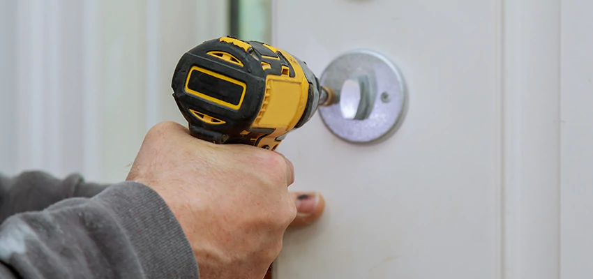 Street Locksmith For Smart Lock Repair in Kendale Lakes, FL